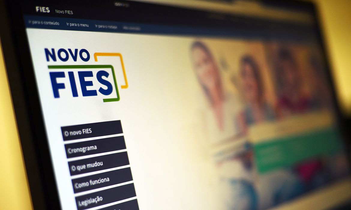 Fies abre inscrições nesta terça-feira para 2021; saiba como participar. Foto: Marcello Casal Jr/ Agência Brasil