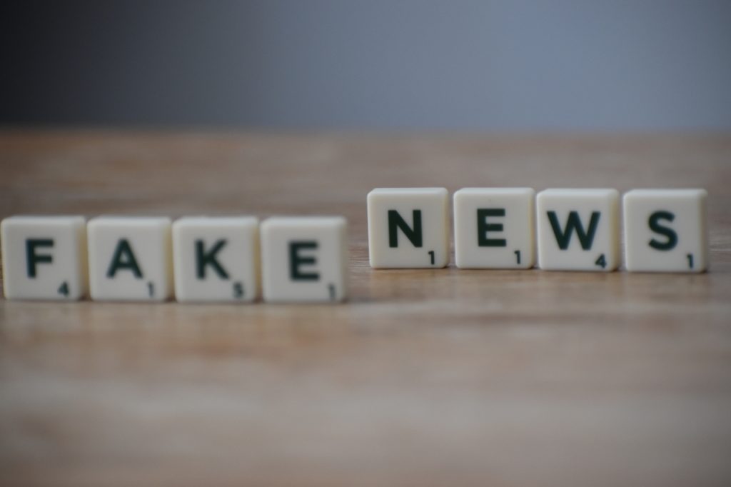 Como as fake news e teorias da conspiração podem influenciar as eleições. Foto: Pexels