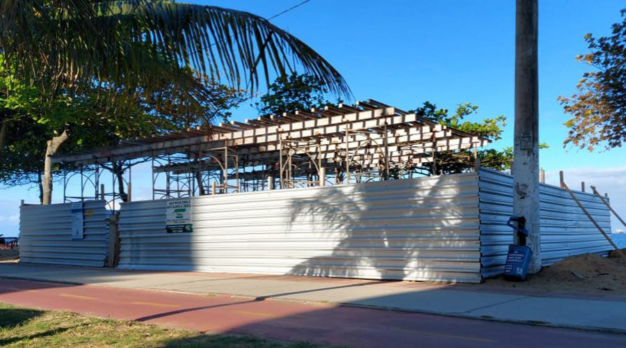 Obra de quiosque na orla de Vila Velha. Foto: Felix Falcão/Divulgação