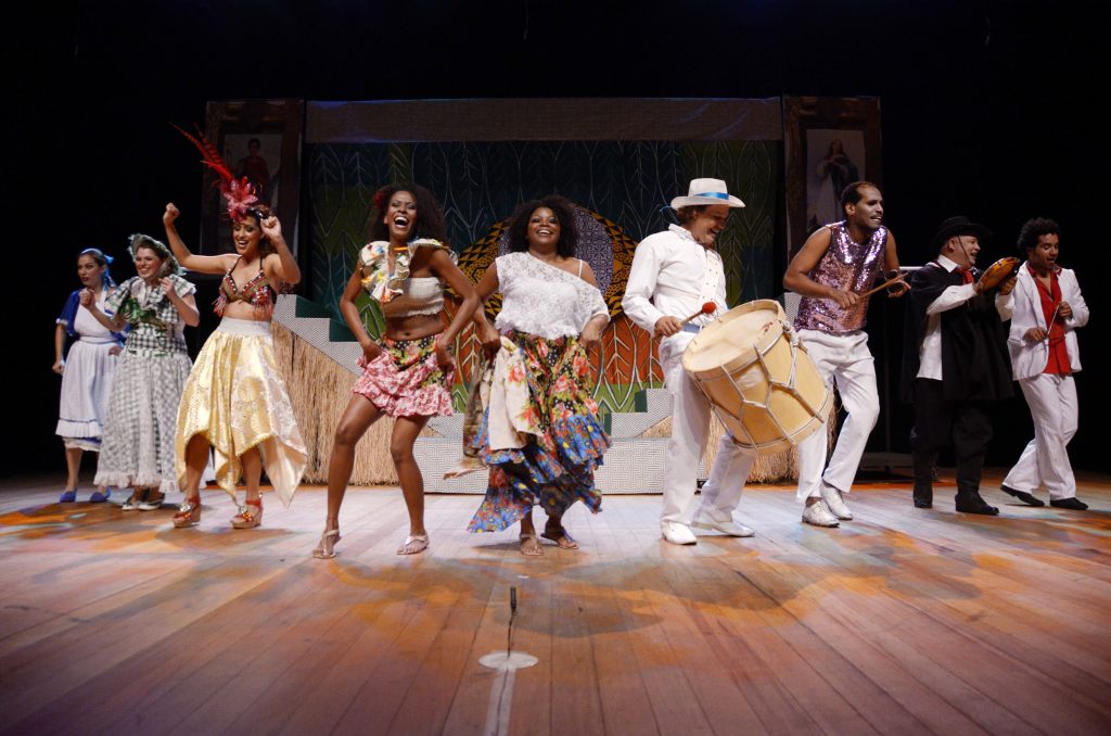 Casa Grande e Senzala - Manifesto Musical Brasileiro - Os Ciclomáticos Cia de Teatro - Foto Alziro Xavier