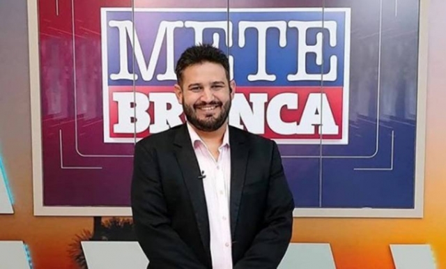 Romano dos Anjos, apresentador do 'Mete Bronca', programa da TV Imperial, afiliada da Record em Roraima. Foto: Instagram/@tvimperialoficial