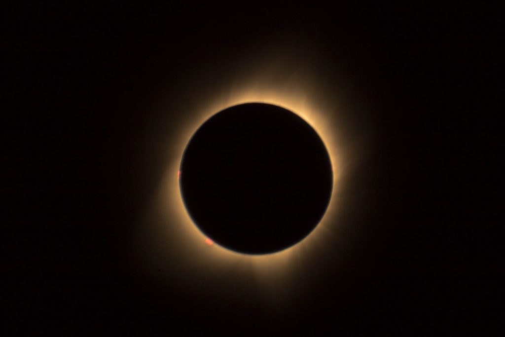 Brasil terá eclipse solar parcial nesta segunda. Foto: Drew Rae/Pexels