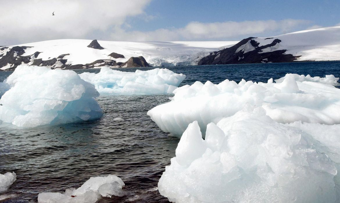 Geleiras na Antártica. (Reprodução: Agência Brasil)