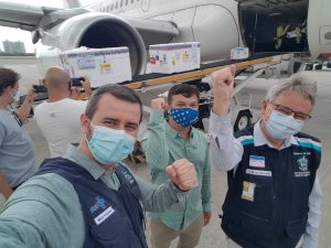 Nésio recebe vacinas