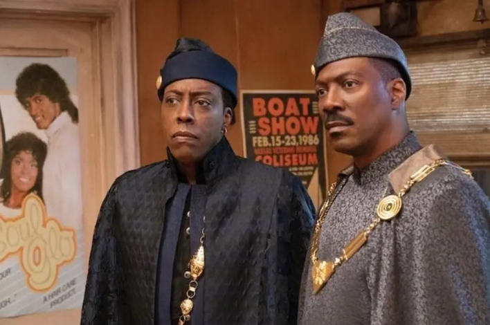 Cena de 'Um Príncipe em Nova York 2', dirigido por Craig Brewer, com Eddie Murphy e Arsenio Hall Foto: Amazon Prime Video