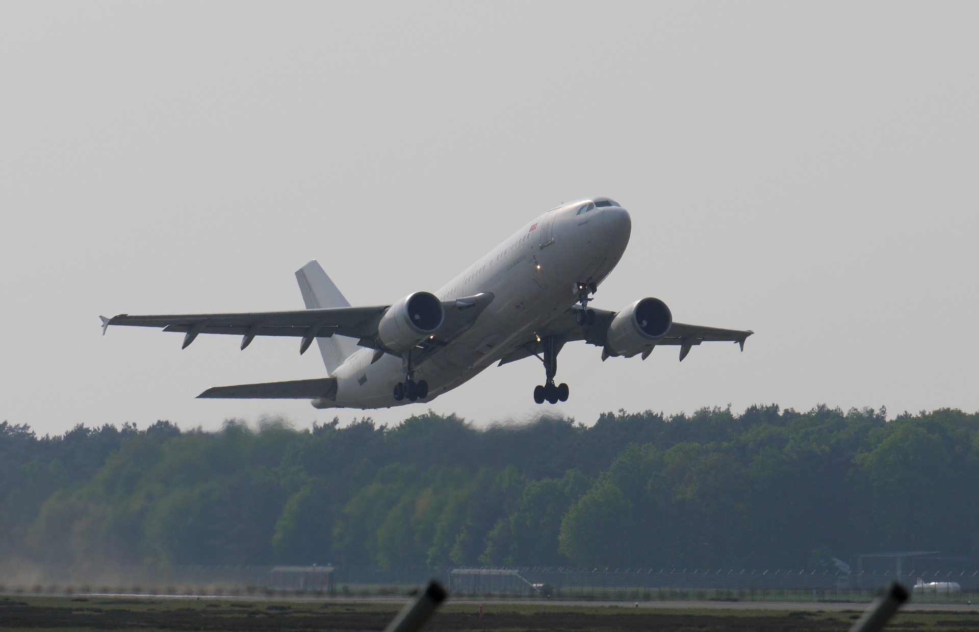 Início da vacinação no Brasil traz alívio para aéreas, mas incertezas persistem. Foto: Erich Westendarp/Pixabay
