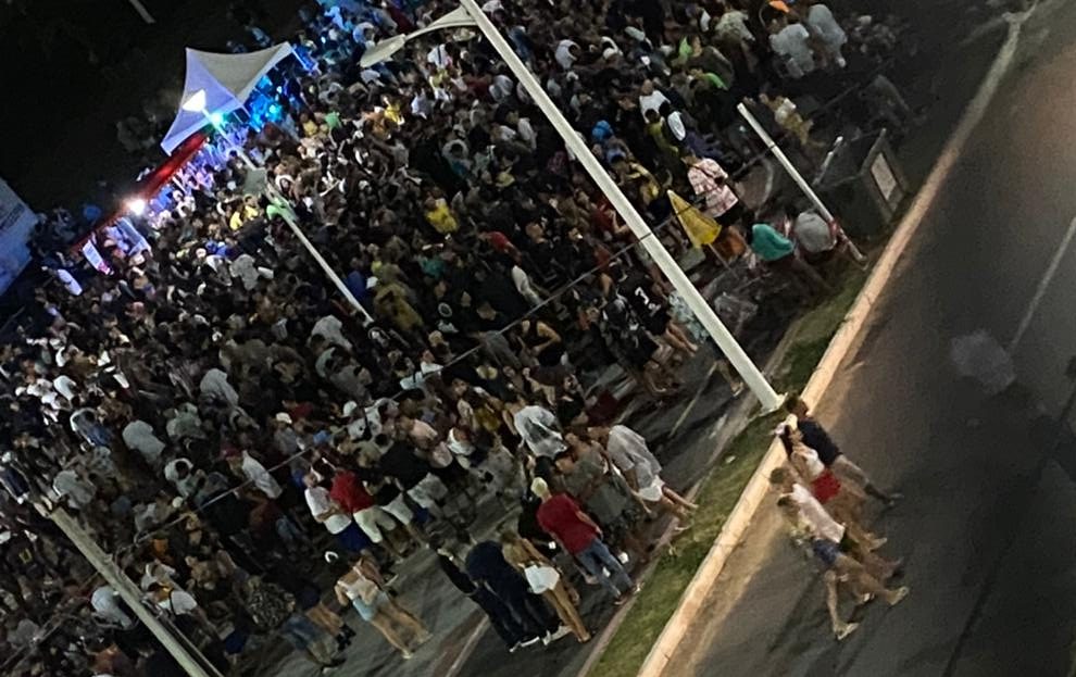 Aglomeração registrada na Praia Central de Mataízes durante o final de semana. Foto: Divulgação/Prefeitura Municipal de Marataízes