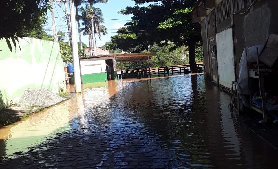 Chuva provoca alagamentos em Bom Jesus do Norte. Foto: Internauta