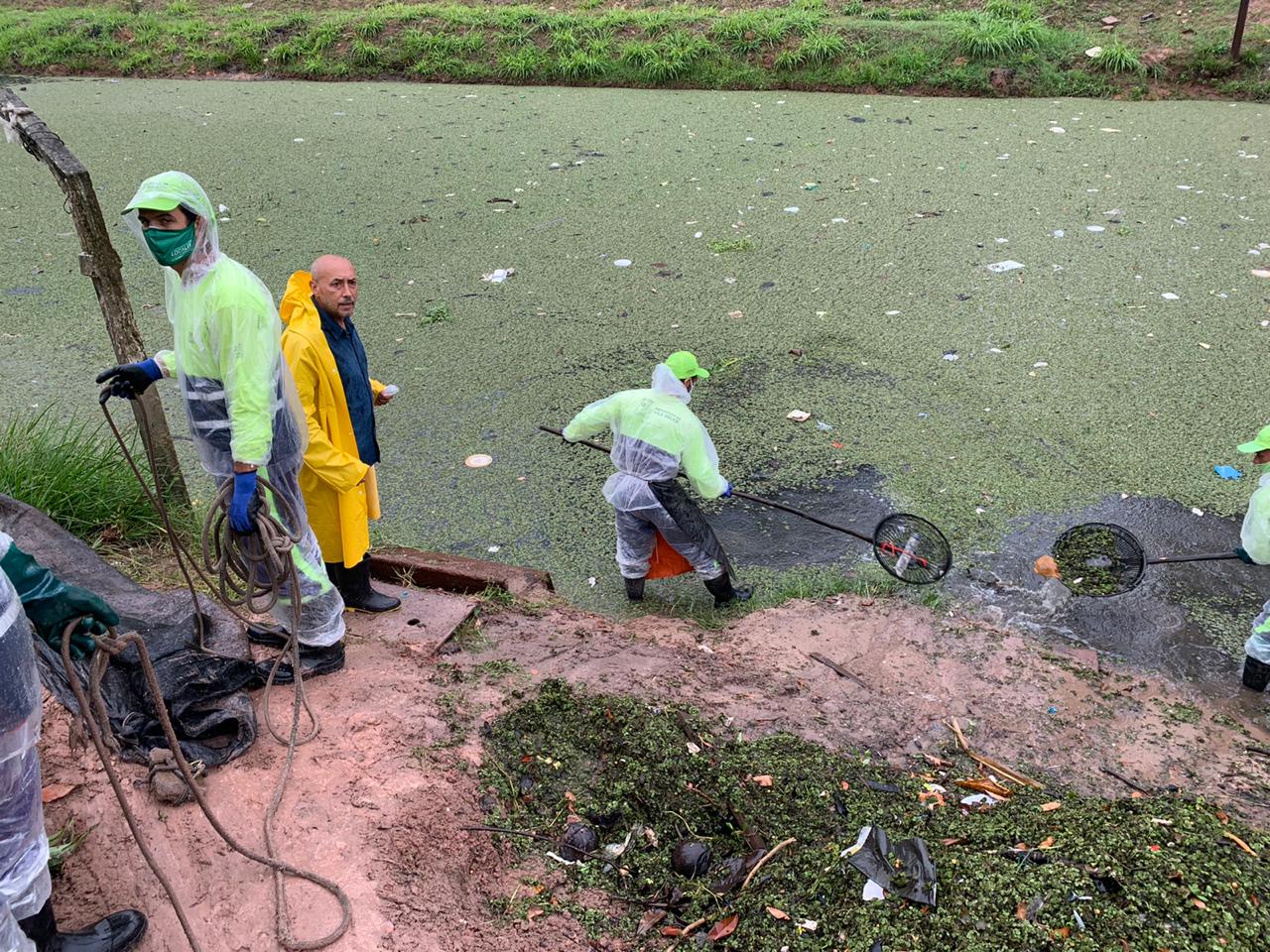 Prefeitura de Vila Velha retira lixo de canais e bueiros. Foto: Divulgação