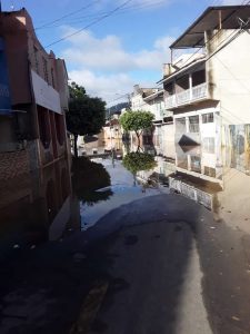 Rua alagada em Bom Jesus do Norte. Foto: Internauta