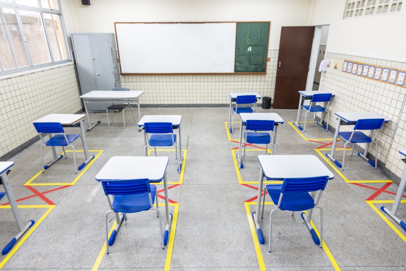 Sala de aula seguindo os protocolos de saúde em Vitória. Foto: Jansen Lube