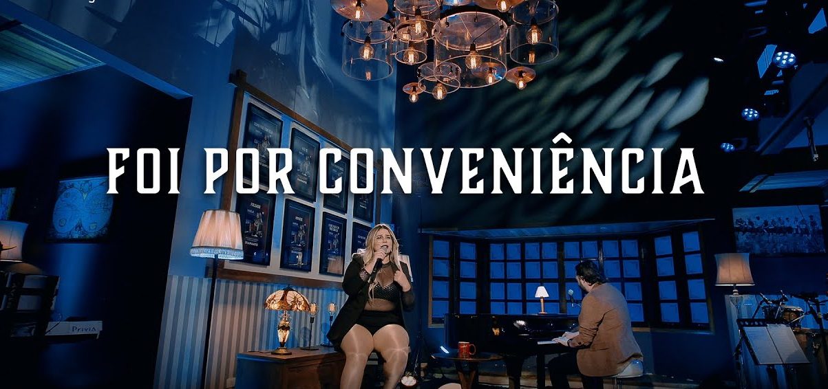 Capa do clipe "Foi Por Conveniência", de Marília Mendonça. Foto: Reprodução/Youtube
