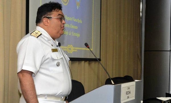 O almirante da Marinha Flávio Augusto Viana Rocha (Foto: Tereza Sobreira/Ministério da Defesa)