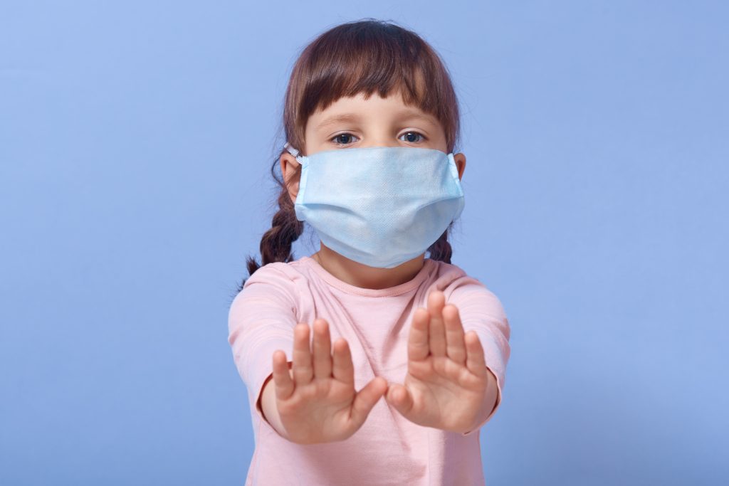 Crianças têm sido mais contaminadas pela covid-19. Foto: Freepick