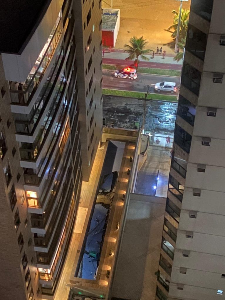 Edifícil Parador, na orla da Praia de Itaparica, em Vila Velha. Foto: Internauta