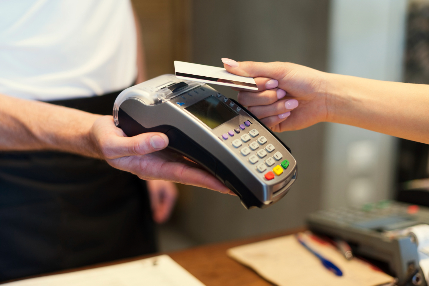 Cartão de crédito; compras. Foto: FreePik