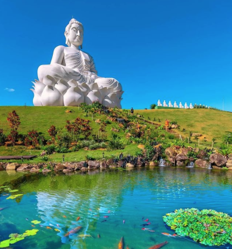Buda Gigante do Mosteiro Zen Budista, em Ibiraçu. Foto: Juliano DC Fotografia/Reprodução/Instagram