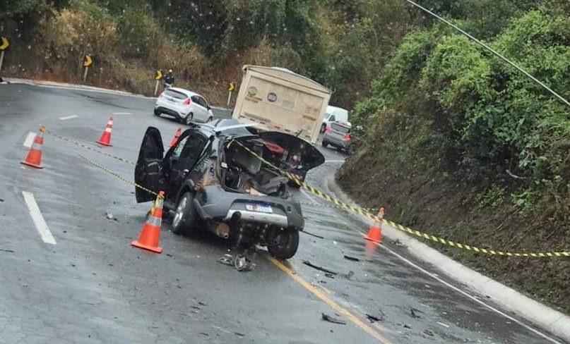 Duas pessoas morrem em acidente envolvendo caminhão em Viana. Foto: Reprodução/Whatsapp
