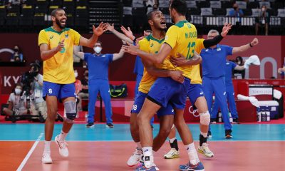Jogadores da seleção comemoram vaga nas semifinais. Foto: Twitter/Jogos Olímpicos
