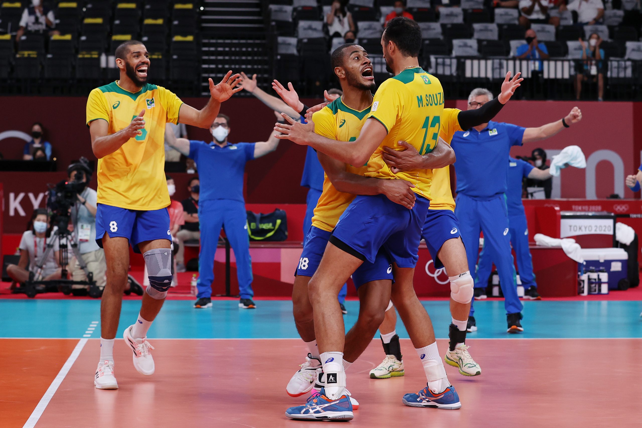 Jogadores da seleção comemoram vaga nas semifinais. Foto: Twitter/Jogos Olímpicos