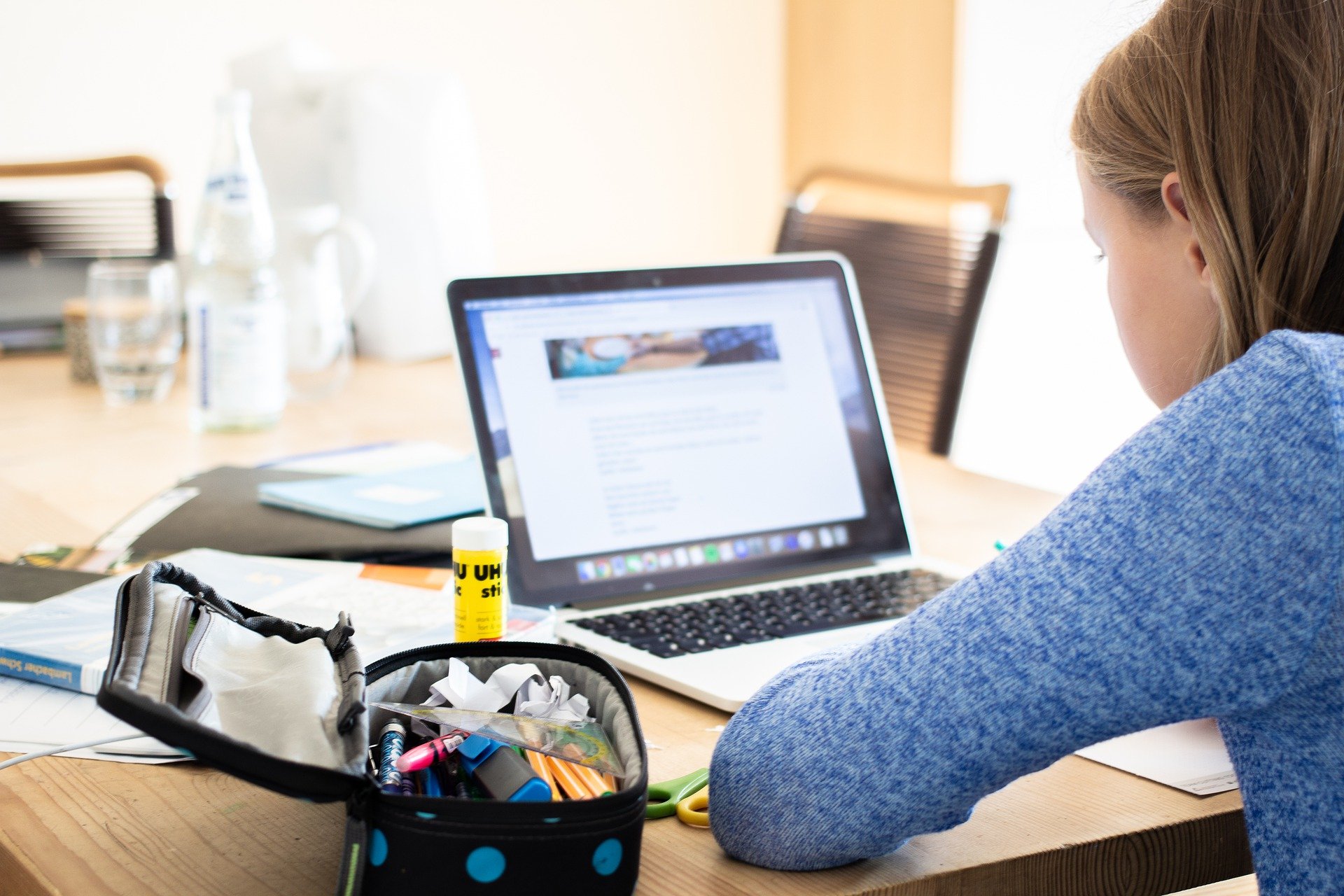 O Qualificar ES oferece 26 mil vagas em cursos on-line. Entre as oportunidades disponíveis estão vagas para Auxiliar Administrativo, Cuidador de Idosos e Empreendedorismo e Inovação, entre outros. Foto: Steven Weirather/Pixabay