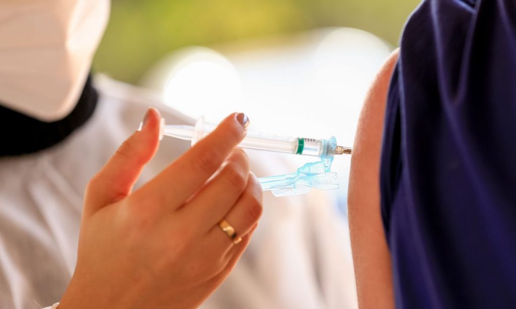 Viana Vacinada: cidade vai iniciar imunização de reforço com meia dose. Foto: Myke Sena