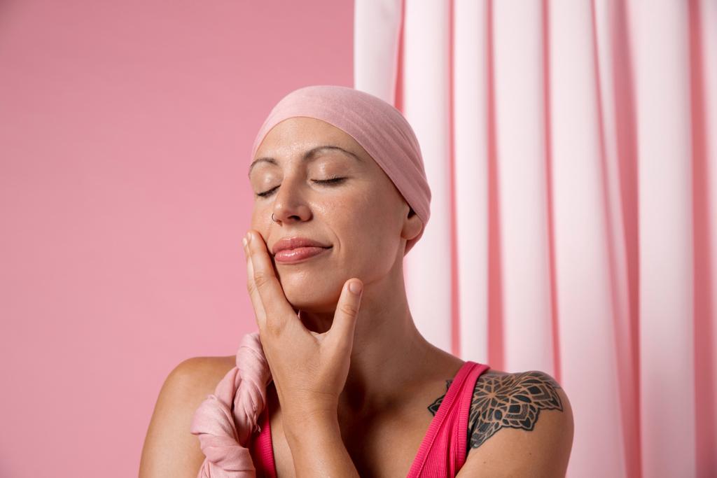 Médico de ES explica cómo el cáncer de mama afecta la autoestima