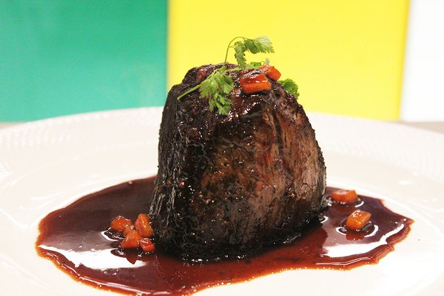 Filé Mignon Chateaubriand ao Molho Porto. Foto: Reprodução/Instagram