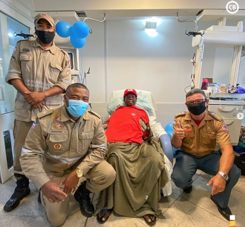 Bombeiros realizam sonho do menino Pedro Henrique. Foto: Instagram/Corpo de Bombeiros