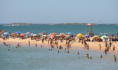 Praia da Costa, Vila Velha, está liberada para banho. Foto: Chico Guedes