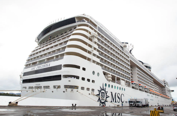 Navio MSC Preziosa atracado em Santos; cruzeiro com cerca de 20 casos de covid chegou ao Rio. Foto: Vinicius Stasolla/MSC