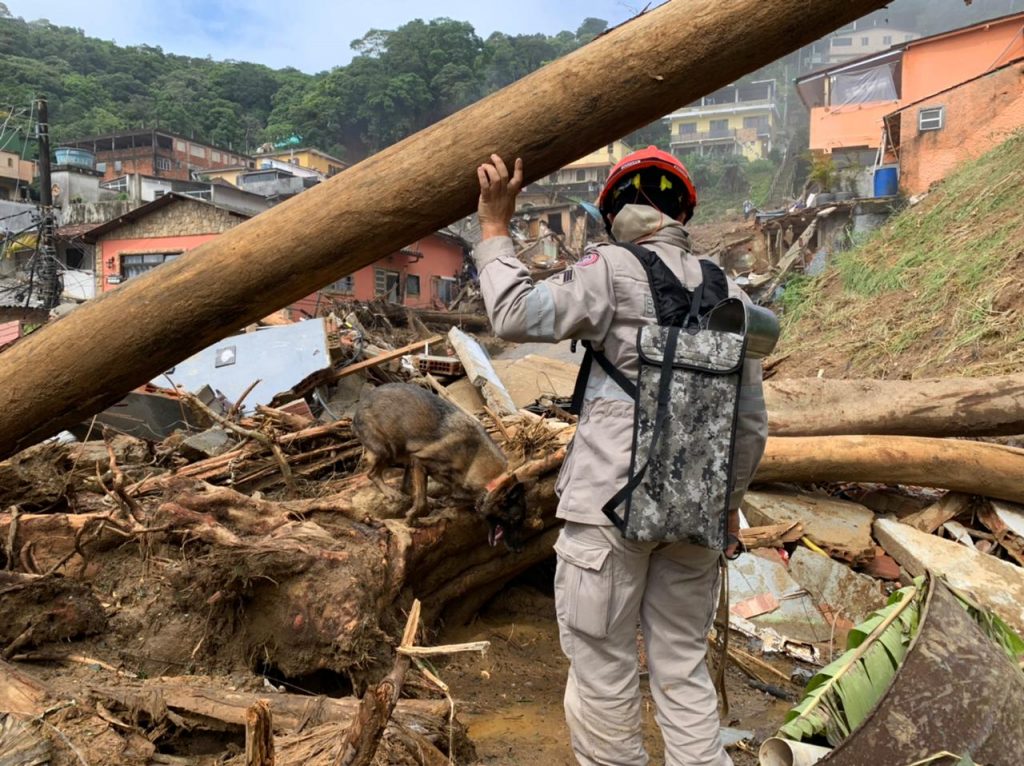 Corpo de Bombeiros em Petrópolis. Foto: Divulgação