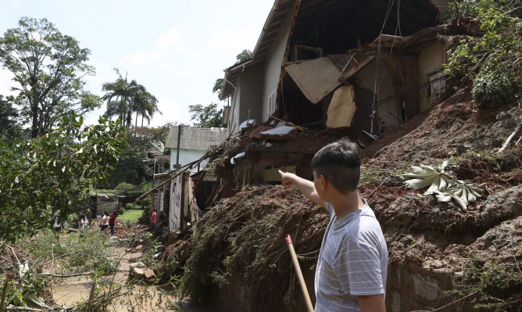 Bairro Castelânea em Petrópolis, após fortes chuvas que atingiram a região Serrana do Rio. Foto: Tânia Rêgo/Agência Brasil