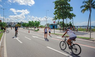 Rua de Lazer na Praia de Camburi, em Vitória, e ciclofaixa de domingo