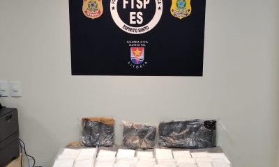 Suspeitas carregavam 10 quilos de haxixe e dois quilos de cocaína escondidos no corpo. Foto: Divulgação/PF