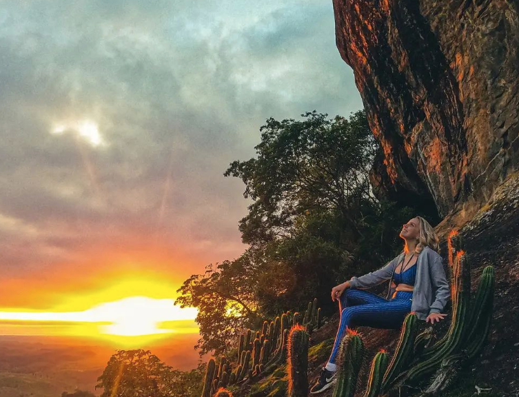 Pedra das Caveiras, em Atílio Vivácqua. Foto: Instagram/@vamopratriha