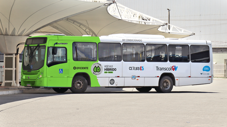 Ônibus do Transcol modelo híbrido. Foto: Divulgação/SEMOBI
