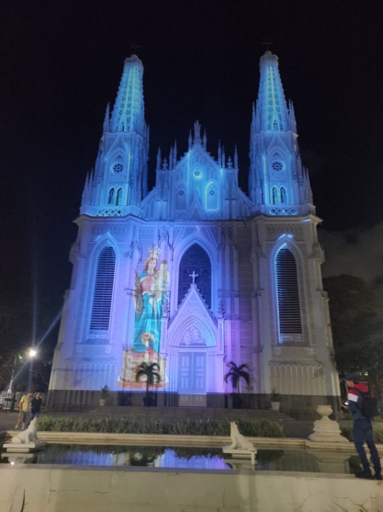 Show de luzes na fachada da Catedral de Vitória. Foto: Divulgação/PMV