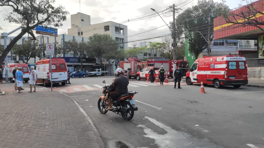 Incêndio no Epa Supermercados de Jardim da Penha, Vitória. Foto: Danielli Saquetto