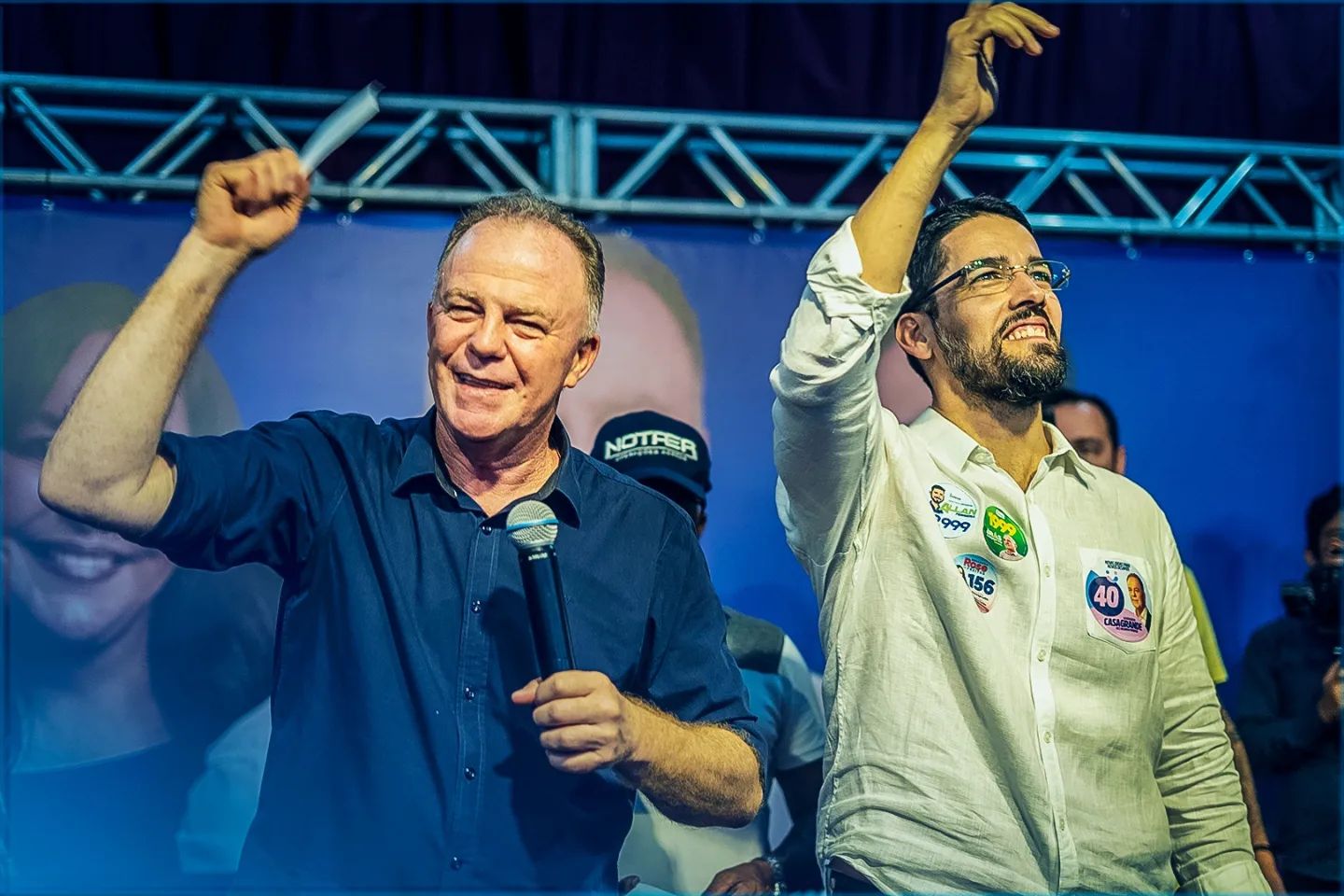 Casagrande e Victor Coelho em ato de campanha em Cachoeiro. Foto: Reprodução Facebook