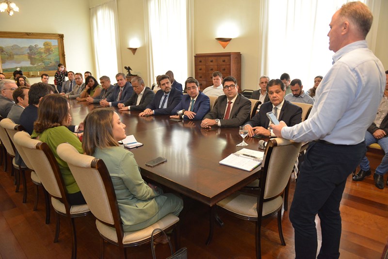 Casagrande se reúne com secretariado. Foto: Hélio Filho/Secom