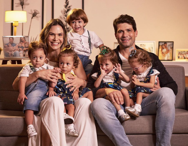 Família dos quíntuplos capixabas. Foto: Reprodução/Instagram