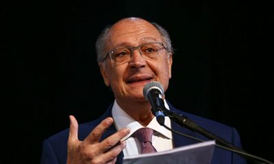 O vice-presidente eleito, Geraldo Alckmin, durante cerimônia de entrega do relatório final da transição de governo e anúncio de novos ministros. Foto: Marcelo Camargo/Agência Brasil