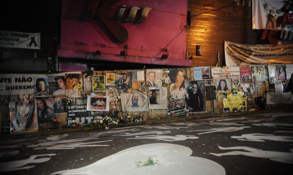 Homenagem às vítimas da Boate Kiss, no Rio Grande do Sul. Foto: Fernando Frazão/Agência Brasil
