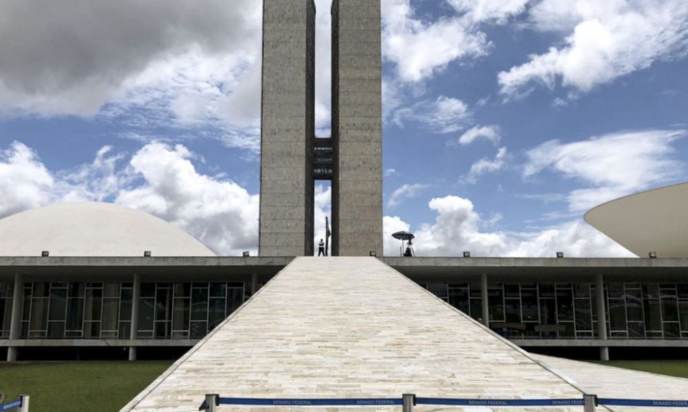 Polícia Legislativa faz varredura na rampa do Congresso Nacional para posse de presidencial. Foto: José Cruz/Agência Brasil