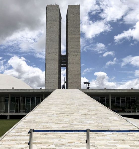 Polícia Legislativa faz varredura na rampa do Congresso Nacional para posse de presidencial. Foto: José Cruz/Agência Brasil