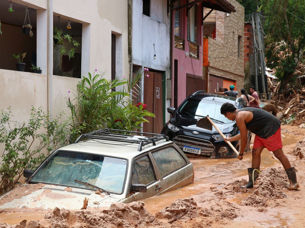 Casas destruídas em deslizamentos na Barra do Sahy após tempestades no litoral norte de São Paulo. Foto: Rovena Rosa/Agência Brasil