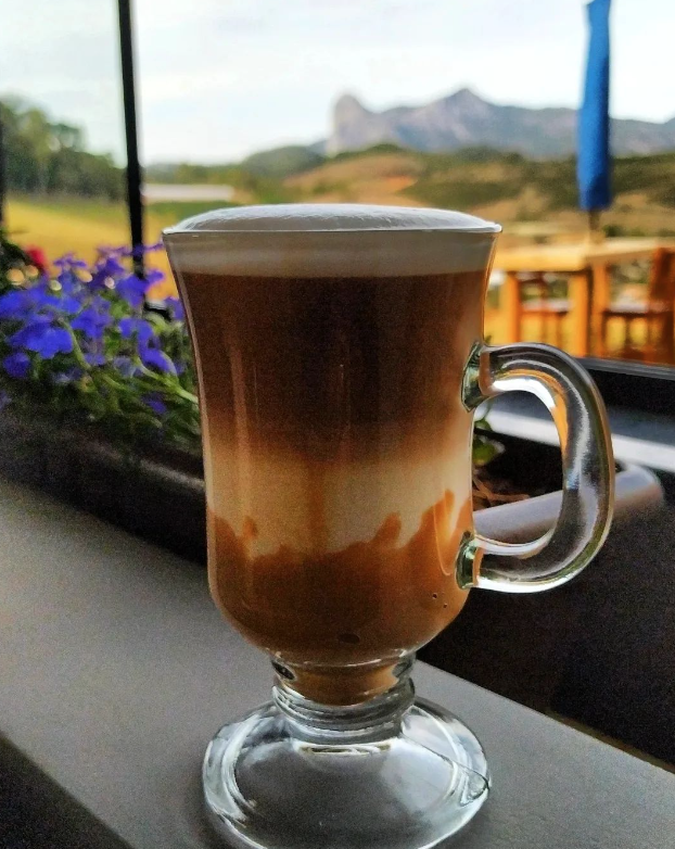 Capuccino com doce de leite Viçosa do Café a Dois. Foto: Reprodução/Instagram