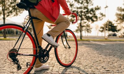 Ciclista; bicicleta; mobilidade urbana. Foto: FreePik