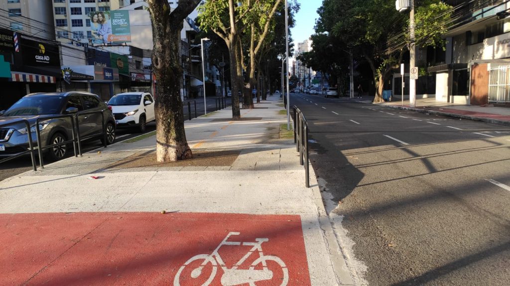 Ciclovia da Avenida Rio Branco, na Praia do Canto, Vitória. Foto: Danielli Saquetto
